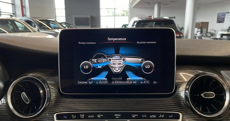 Mercedes-Benz Klasa V cena 219900 przebieg: 128600, rok produkcji 2019 z Piastów małe 466